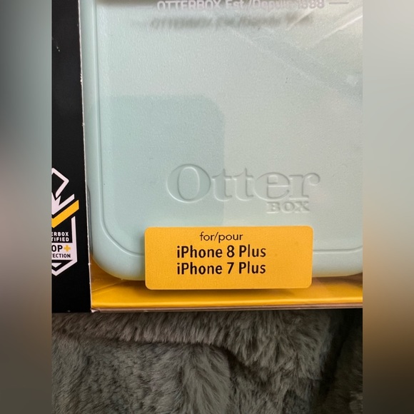 Light Blue Otterbox - IPhone 7 & 8 Plus - Picture 2 of 3